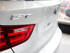 2013款 328i 2.0T 自动 风尚设计套装
