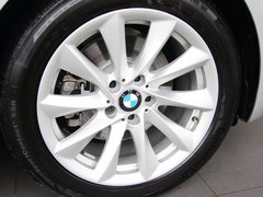 2013款 328i 2.0T 自动 风尚设计套装