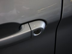 2013款 328i 2.0T 自动 风尚设计套装