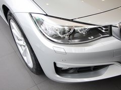 2013款 328i 2.0T 自动 风尚设计套装