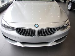 2013款 328i 2.0T 自动 风尚设计套装