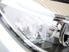 2013款 328i 2.0T 自动 风尚设计套装