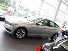 2013款 328i 2.0T 自动 风尚设计套装