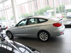 2013款 328i 2.0T 自动 风尚设计套装