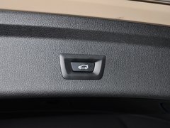 2013款 328i 2.0T 自动 风尚设计套装