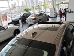 2013款 328i 2.0T 自动 风尚设计套装