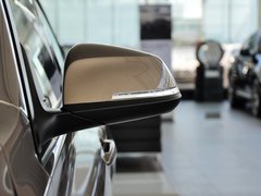 2013款 328i 2.0T 自动 风尚设计套装