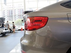 2013款 328i 2.0T 自动 风尚设计套装