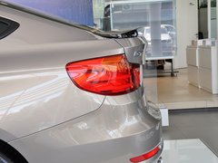 2013款 328i 2.0T 自动 风尚设计套装