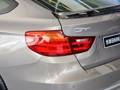 2013款 328i 2.0T 自动 风尚设计套装