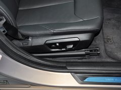 2013款 328i 2.0T 自动 风尚设计套装