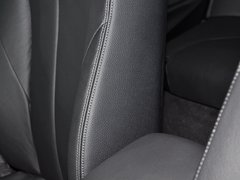 2013款 328i 2.0T 自动 风尚设计套装