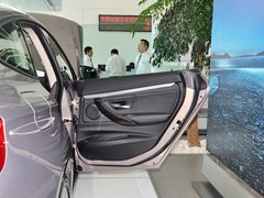 2013款 328i 2.0T 自动 风尚设计套装