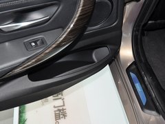 2013款 328i 2.0T 自动 风尚设计套装