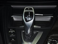 2013款 328i 2.0T 自动 风尚设计套装