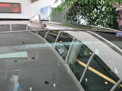 2013款 328i 2.0T 自动 风尚设计套装