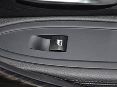 2013款 328i 2.0T 自动 风尚设计套装