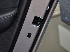2013款 328i 2.0T 自动 风尚设计套装