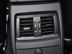 2013款 328i 2.0T 自动 风尚设计套装