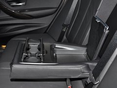 2013款 328i 2.0T 自动 风尚设计套装