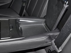 2013款 328i 2.0T 自动 风尚设计套装