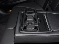 2013款 328i 2.0T 自动 风尚设计套装
