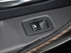 2013款 328i 2.0T 自动 风尚设计套装
