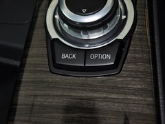 2013款 328i 2.0T 自动 风尚设计套装