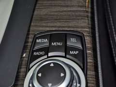 2013款 328i 2.0T 自动 风尚设计套装