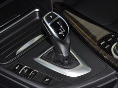 2013款 328i 2.0T 自动 风尚设计套装