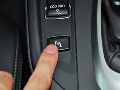 2013款 328i 2.0T 自动 风尚设计套装