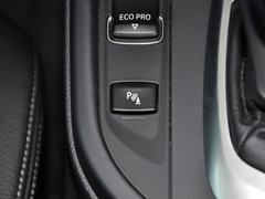 2013款 328i 2.0T 自动 风尚设计套装