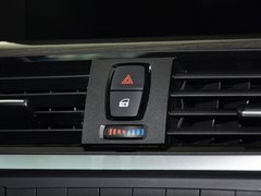 2013款 328i 2.0T 自动 风尚设计套装