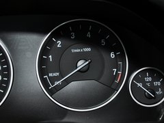 2013款 328i 2.0T 自动 风尚设计套装