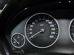 2013款 328i 2.0T 自动 风尚设计套装