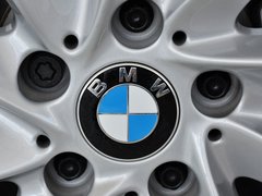 2013款 328i 2.0T 自动 风尚设计套装