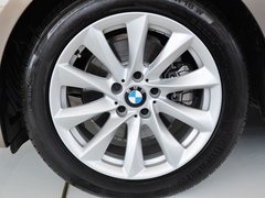 2013款 328i 2.0T 自动 风尚设计套装