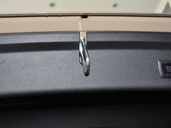 2013款 328i 2.0T 自动 风尚设计套装