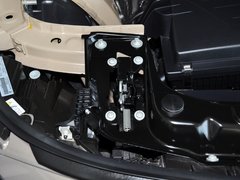 2013款 328i 2.0T 自动 风尚设计套装