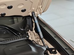 2013款 328i 2.0T 自动 风尚设计套装