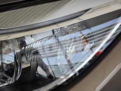 2013款 328i 2.0T 自动 风尚设计套装
