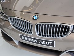 2013款 328i 2.0T 自动 风尚设计套装