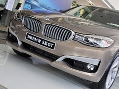 2013款 328i 2.0T 自动 风尚设计套装