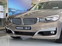 2013款 328i 2.0T 自动 风尚设计套装