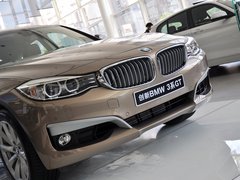 2013款 328i 2.0T 自动 风尚设计套装