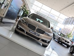 2013款 328i 2.0T 自动 风尚设计套装