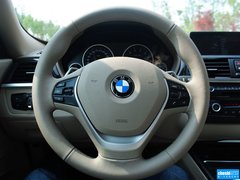 2013款 328i 2.0T 自动 风尚设计套装