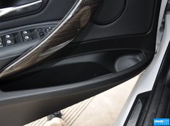 2013款 328i 2.0T 自动 风尚设计套装