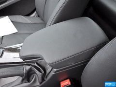 2013款 328i 2.0T 自动 风尚设计套装