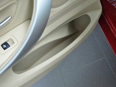 2013款 320i 2.0T 自动 领先版